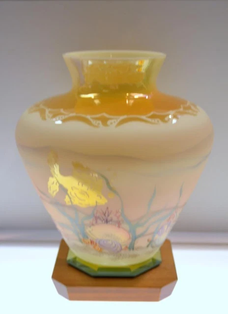 FENTON VASE Yellow Burmese Irid Sand Carved SEASCAPE 8817QZ Connoiss FREEusaSHIP