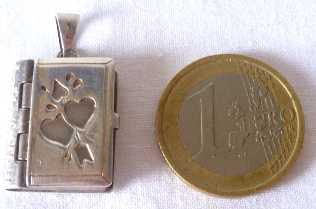 Pendentif argent, porte-photo avec verre biseauté. - Bijoux Anciens Schaffner Pendentif argent, porte-photo avec verre biseauté. - Bijoux Anciens Schaffner