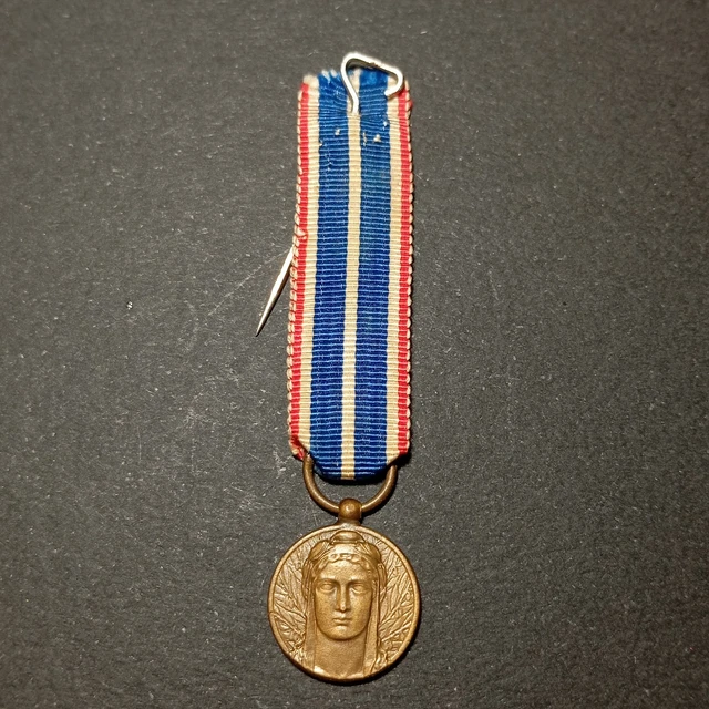 MEDAILLE FEDERATION DES Anciens De La Rhenanie Et De La Ruhr EUR 32,50