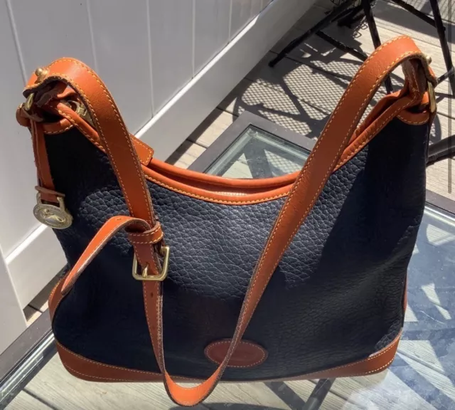 Dooney & Bourke VTG pebble leather shoulder handbag, Navy Blue & British Tan