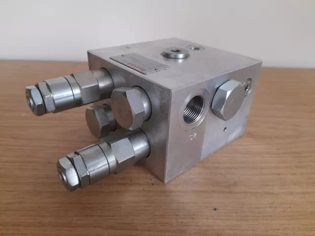 Valvola di controllo motore idraulico Rexroth con porta di sgancio freno R930006860