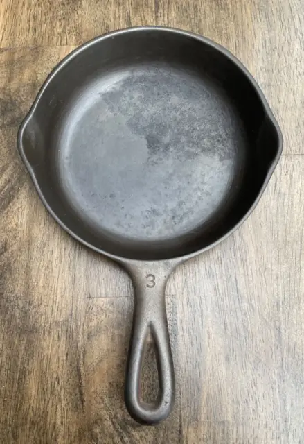 Unmarked Wagner Ware #3 - 6.5 inch skillet.