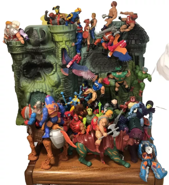 He-Man Masters of the Universe Grayscull Castle 46 Figuren plus 60 Zubehörteile... 2