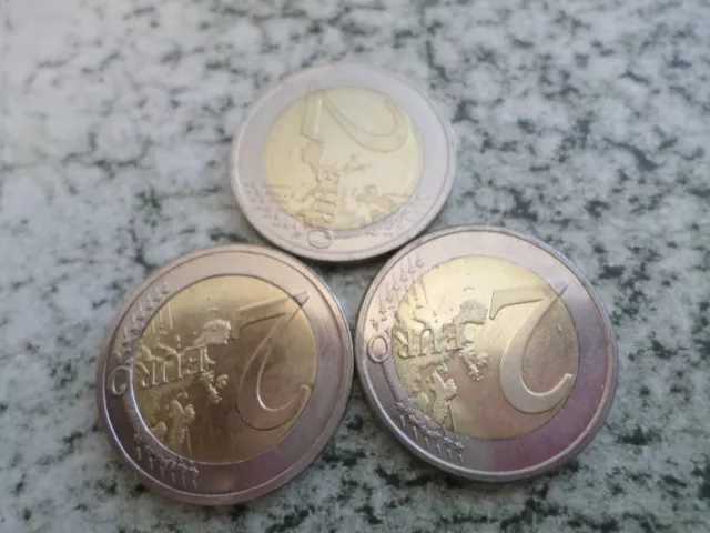 Estonia - 3 differently dated - 2 euro coins - dated 2011, 2015 and 2018 2