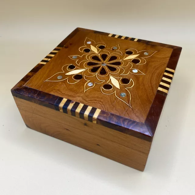  Bridesh Caja de madera tallada del tronco del almacenaje del  tronco de la caja del cedro de la mesa de centro del pecho de : Hogar y  Cocina