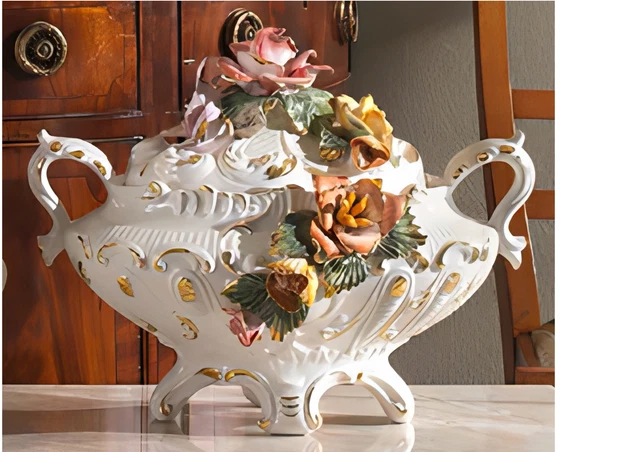 CENTROTAVOLA SOPRAMMOBILI CAPODIMONTE zuppiera soprammobili con fiori