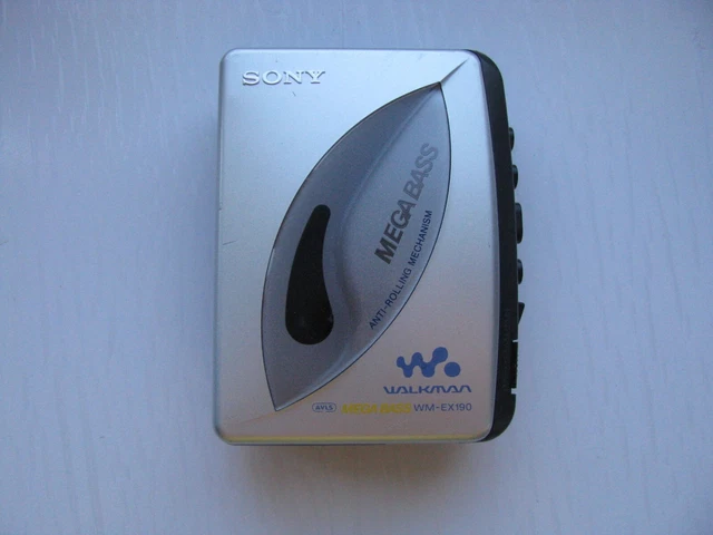 SONY WALKMAN MEGA Bass WM-EX190 Cassette Player EUR 99,99 - FR