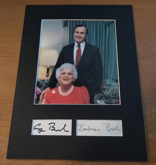 President George HW & Barbara Bush White House Signed Autograph Display - Matted