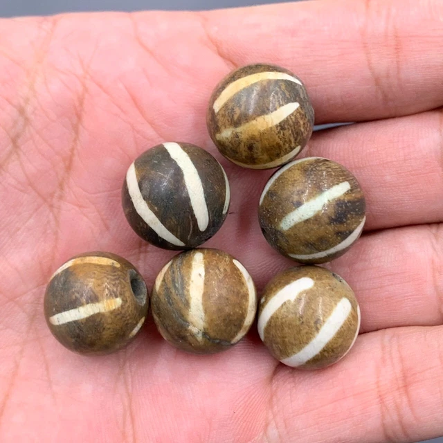 Vintage  Pumtek Beads, Genuine Old Pumtek Bead, 6 Piece Pumtek Beads.