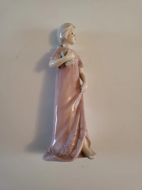 regal house figurines
