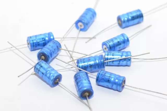 10x Electrolytic-Capacitor / Elko-Kondensator von Philips, 100 µF / 40 V, NOS