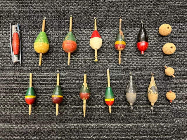 VINTAGE ANTIQUE WOODEN And Cork Fishing Bobbers - Lot of 16 $19.99