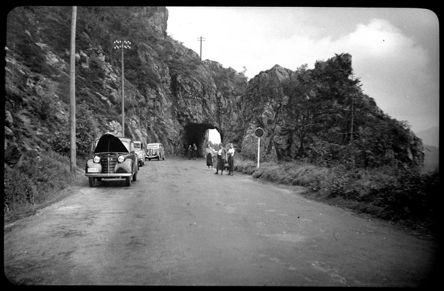 Voitures de tourisme - CPA AUTO GERARDMER tunnel roche au diable