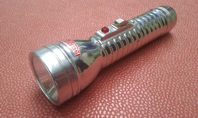 CROATIA LAMPE DE POCHE/FLASHLIGHT/TASCHENLAMPE 70's VINTAGE MADE IN