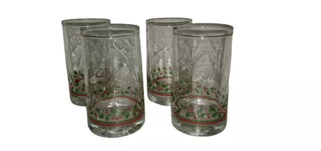 Four 1983 Arby's Holly Berry Christmas Holiday Glass Tumbler Green Red Clear