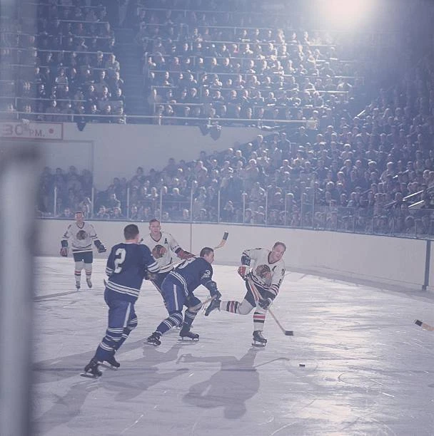 1960S HOCKEY CHICAGO Blackhawks Bobby Hull In Action 2 Ice Hockey Old ...