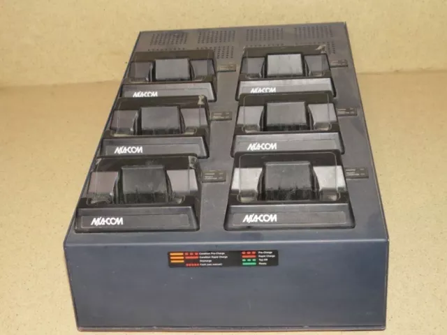 ^^ M / A-com Tri Chimica Multi Caricabatterie CH-104570 6 Bays (MA3)
