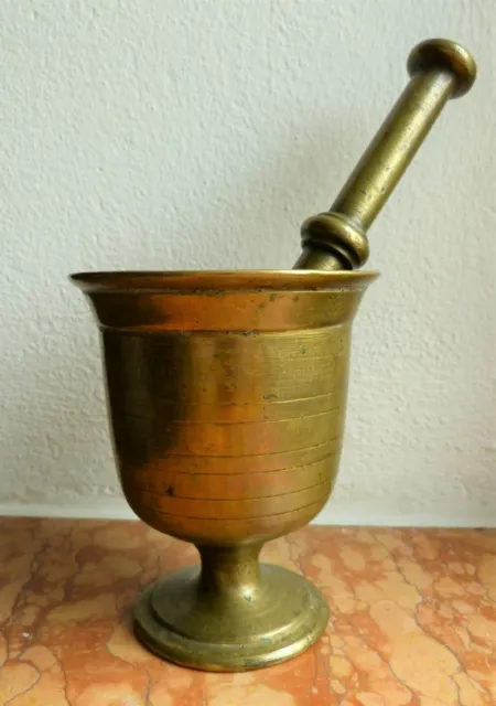 Apotheken- Mörser  Bronze mit Pistill 18 Jhd. -   Höhe 13,5 cm  Gewicht 2,15 kg