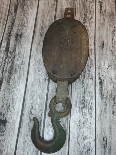 Early Vintage Antique Cast Iron Wood Pulley Block & Tackle Hay Loft Barn Tool