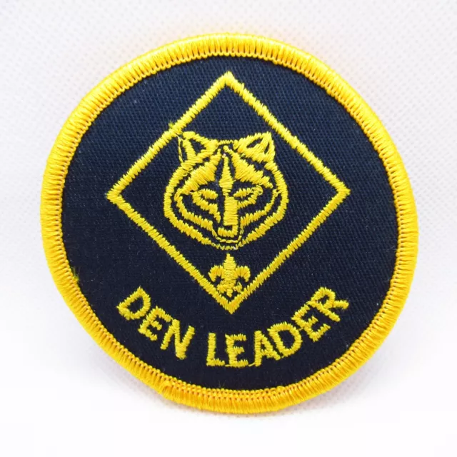 Den Leader - Cub Scouts - Wolf's Head Emblem - Vintage Patch - Iron On - Yellow