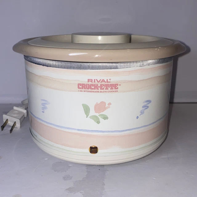VINTAGE RIVAL CROCKETTE 1 Quart Crock Pot Slow Cooker Pink. Model 3200