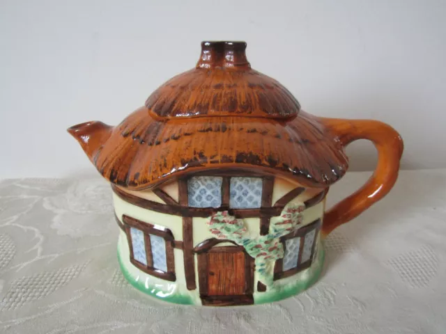 Vintage retro Burlington Devon Cobb Teapot Cottage Ware