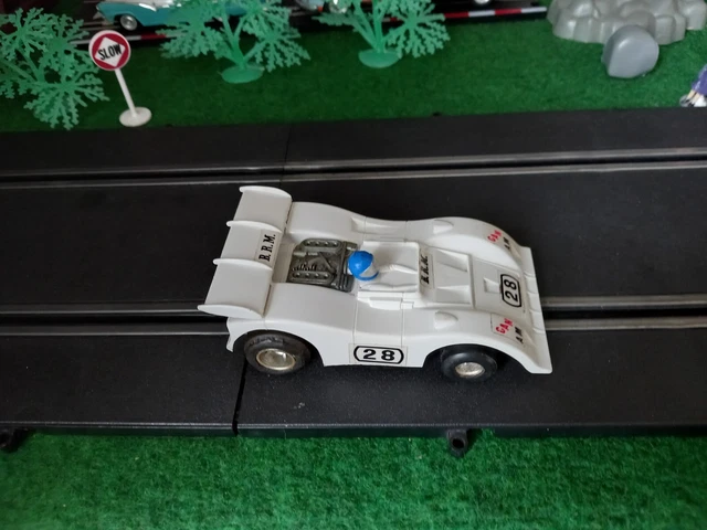 Voiture CAN-AM BRM n° 28 pour circuit de voitures électrique POLISTIL au  1/32