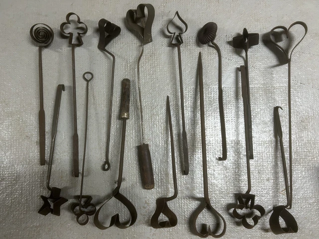 9 anciens moules à beignets/ gaufres - 8 différents - vintage