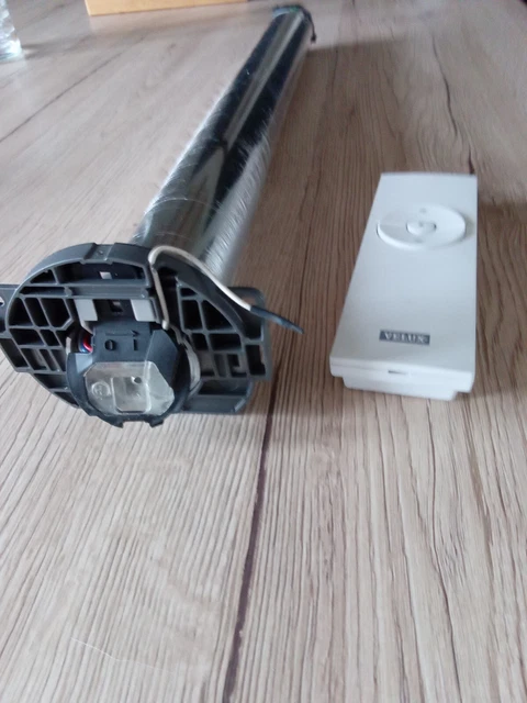Moteur volet roulant velux radio avec sa télécommande
