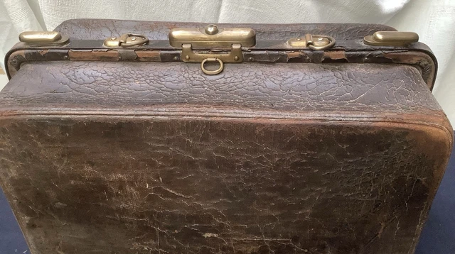 Collection De Différentes Tailles De Bagages De Voyage Rétro Style