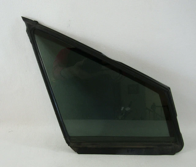 2014-2016 Subaru Impreza Passenger Right Side Front Vent Window Glass & Molding