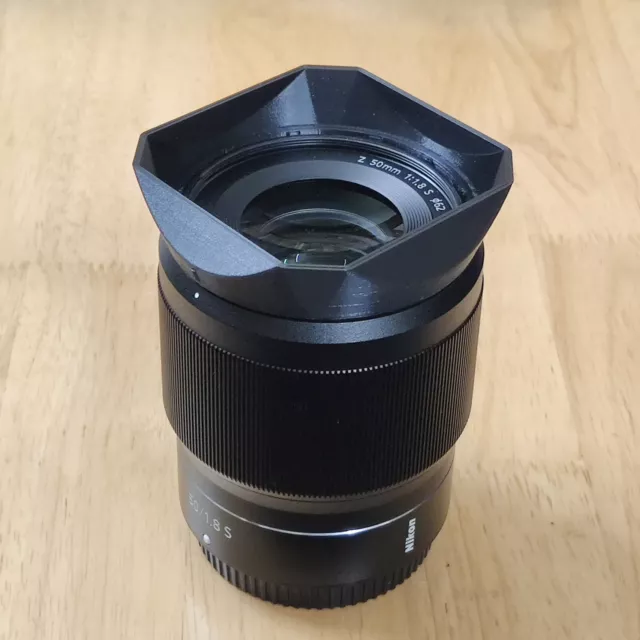 square hood of NIKON Z 50mm 1:1.8 50/1.8 S LENS