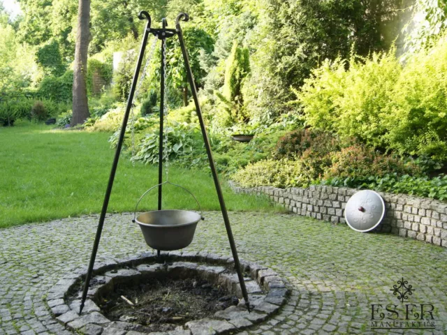 Ungarischer Gulaschkessel aus Gusseisen 7,0 L mit Gusseisendeckel und Dreibein