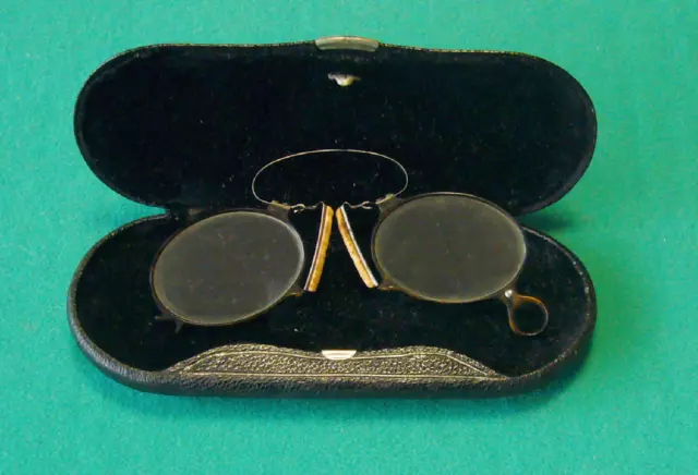 Alter Kneifer - Zwicker -  Brille - mit Etui - antik alt vintage