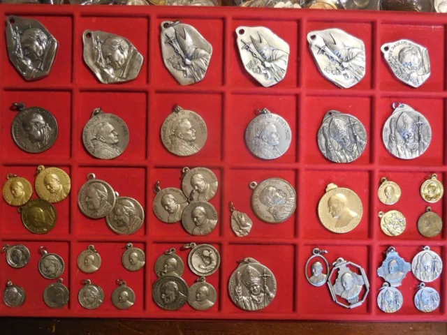 Colección vaticana de 46 medallas diferentes del Papa Juan Pablo II
