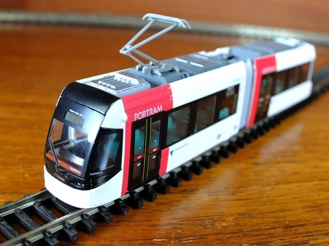 TOMYTEC 977821 voie N Tramway de Leipzig, type Tatra T4+B4 avec moteur