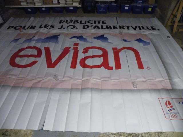 Bouteilles d'eau Evian en verre - 33 cl