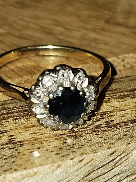 Stunning 1965 18ct Gold Sapphire & Diamond Cluster Ring 2.9G