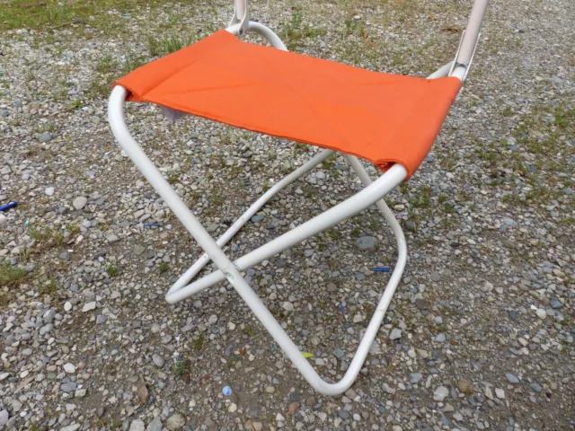Ancien fauteuil de camping pliant en toile orange vintage 2