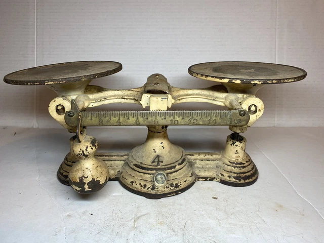 Vintage Cast Iron Base Scale No 4 Balance Scale