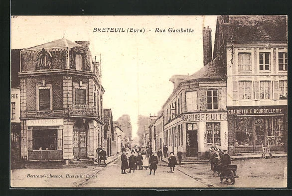 CPA Breteuil, Rue Gambetta, street view 1944
