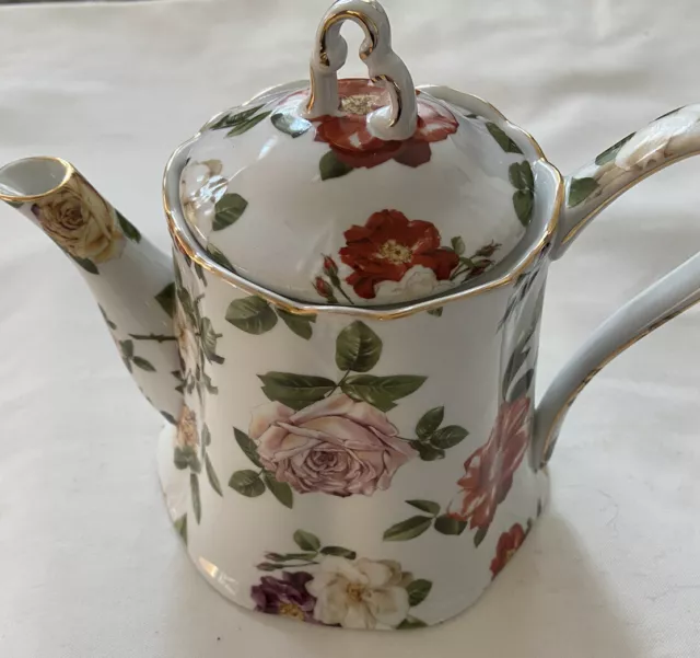 VINTAGE ROYAL DANUBE FLORAL TEA POT WITH GOLD TRIM  6” Great Condition