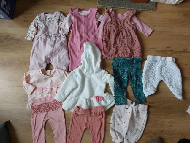 Baby Mädchen Alter 3-6 Monate schöne Outfits Konvolut