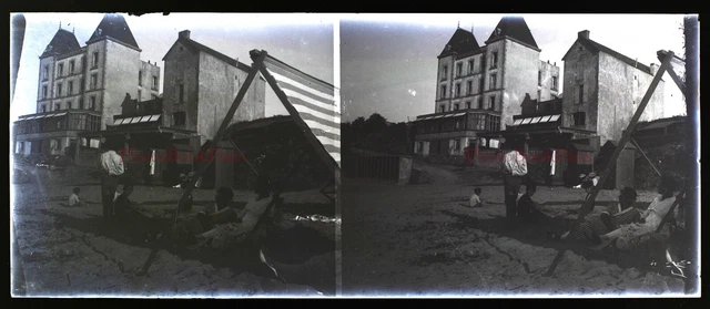 FRANCE Famille Plage c1910 Photo NEGATIVE Stereo Plaque PL28L5n4 Vintage