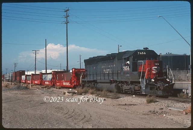 SP Southern Pacific SD45 w/ Early Twin Stack Wells Original Kodachrome Slide