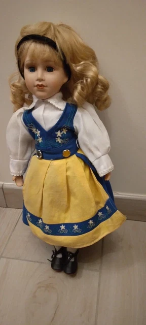 Poupée De Collection En Porcelaine (occasion, Vintage, Fait Main)