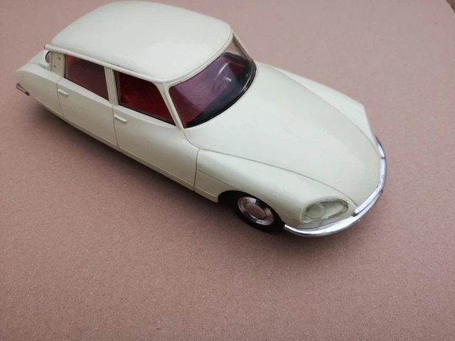 SLJ Joustra Citroën Ami 6 Rouge 1/20 à Restaurer