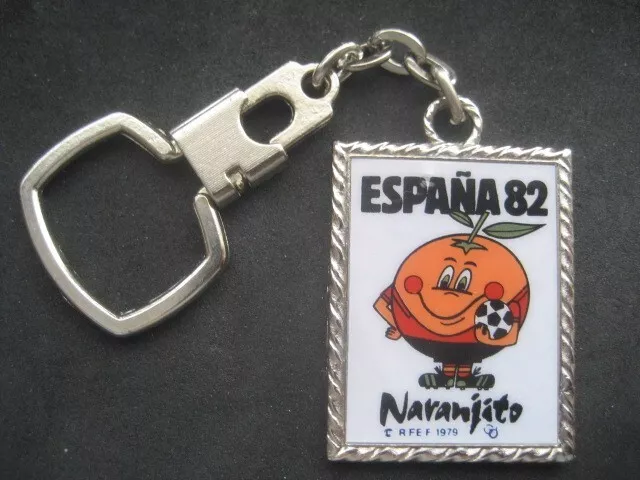 Keychain Football World Spain 82. Naranjito. Bench Pupular Spanish