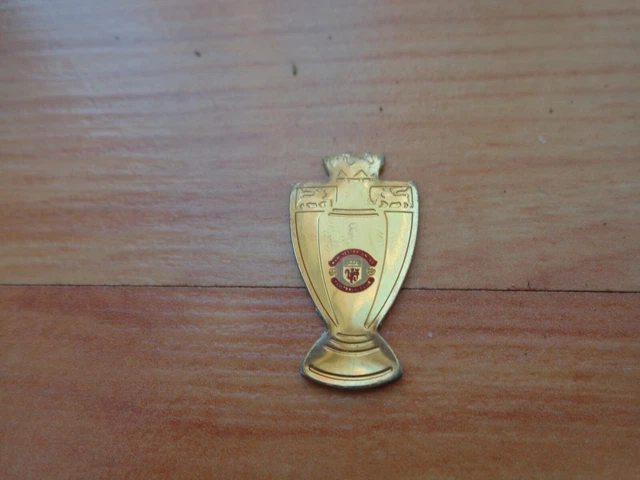 CLASSIC MANCHESTER UNITED Premier League Trophy Enamel Pin Badge £2.99 ...