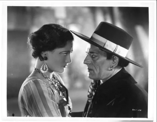 *Tod Browning's THE UNKNOWN (1927) Lon Chaney & Joan Crawford Profile Shot 8x10